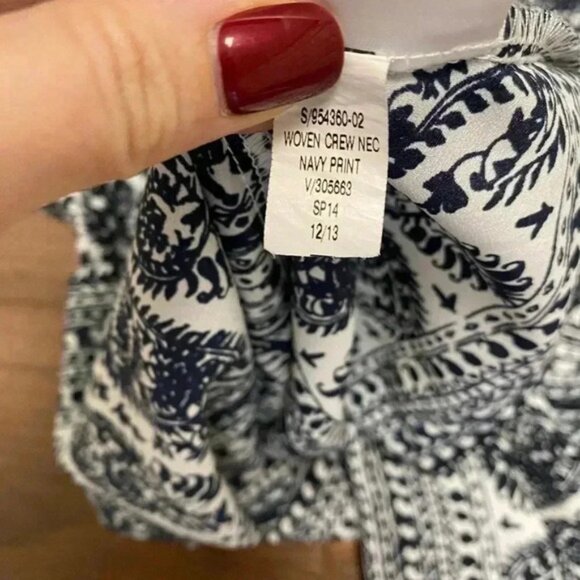 Women’s old navy size medium navy print crew neck top - Picture 5 of 5